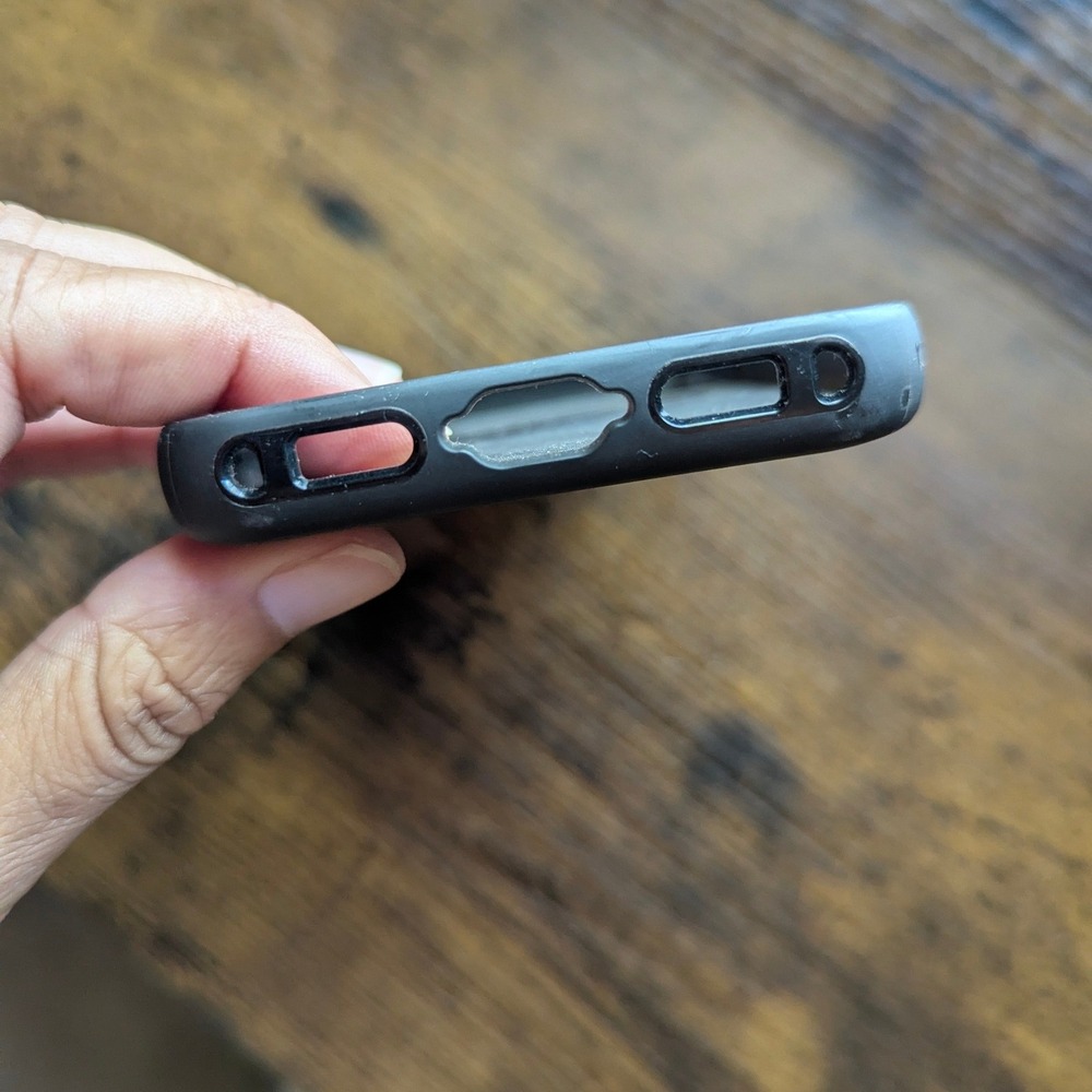 Samsung Galaxy S23 FE Quad Lock Black Twist and Lock Phone Case Bike (case only) - Picture 4 of 7